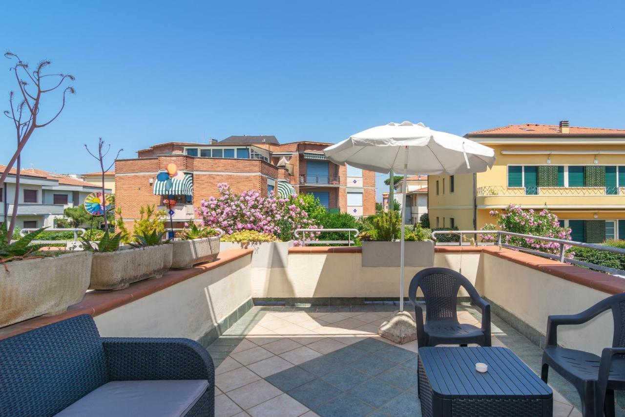 Hotel Mariani Lido di Camaiore Exterior foto