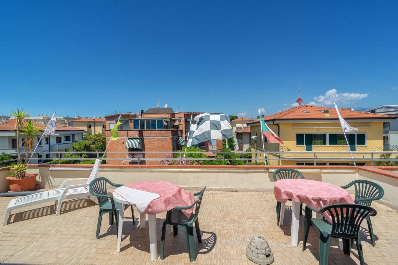 Hotel Mariani Lido di Camaiore Exterior foto